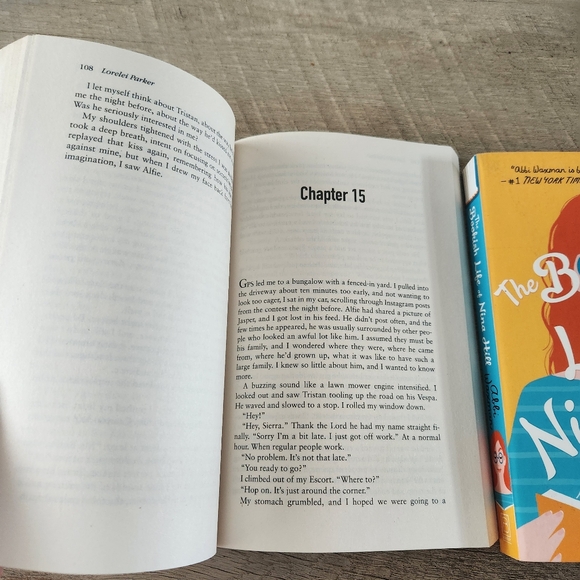 Romance Book Bundle The Bookish Life of Nina Hill & Crushing It - Picture 8 of 12